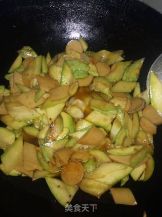 Stir-fried Chicken Sausage with Melon Slices recipe