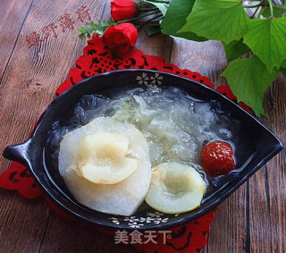 White Fungus Stewed Pear recipe