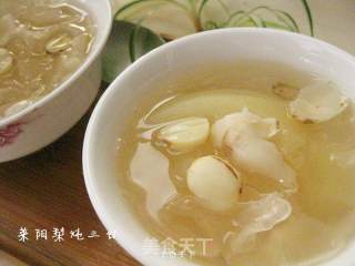 Laiyang Pear Stewed Three Whites recipe