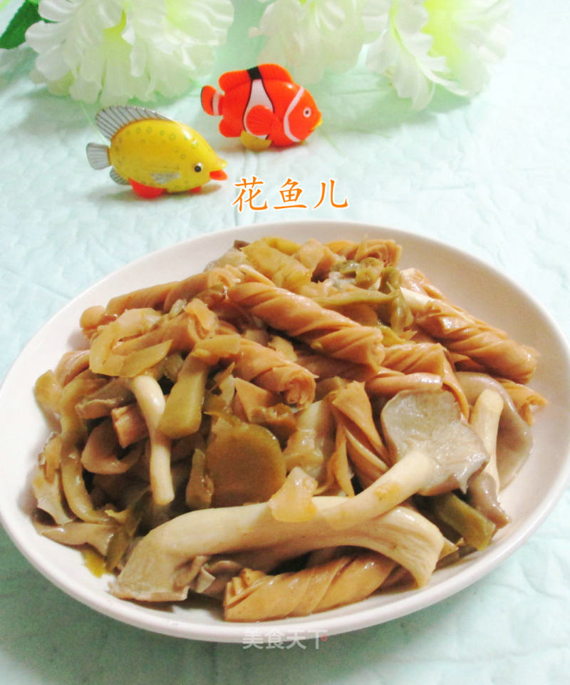 Stir-fried Bean Tendon with Shredded Mustard and Mushroom recipe