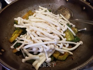 Fried Bitter Gourd with Seafood Mushroom recipe