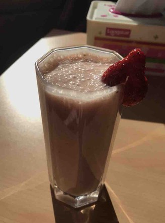 Banana Strawberry Milkshake recipe