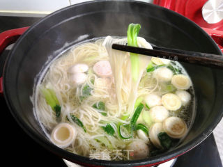 Intestine Noodles with Vegetables and Fish Roe recipe