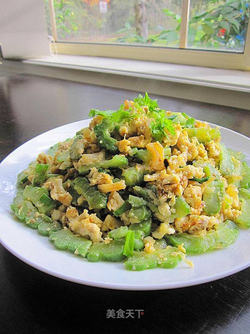 Fried Bitter Gourd with Jiang Scallops and Eggs recipe