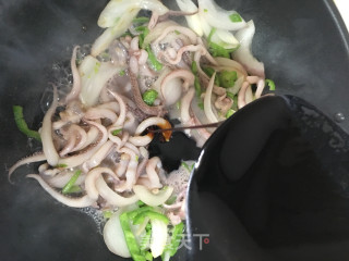 Stir-fried Squid with Green Pepper and Onion recipe