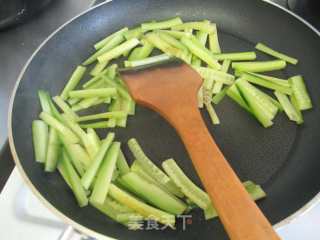 Stir-fried Noodles with Homemade Loin recipe