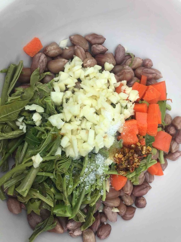 Toon Mixed with Peanuts recipe