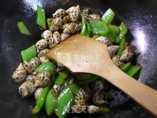 Stir-fried Snails with Hot Pepper recipe