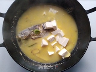 River Crucian Tofu Soup recipe