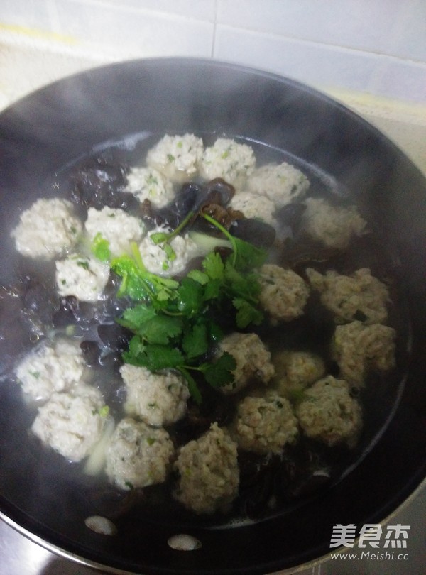 Black Fungus Fish Ball Soup recipe