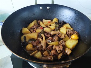 Farmhouse Chicken Braised Potatoes recipe