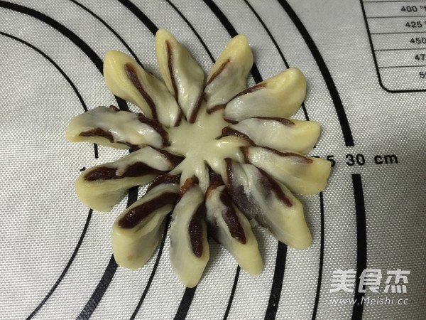 Bean Paste Chrysanthemum Crisp recipe