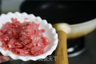 Crispy Beef Loofah Edamame recipe