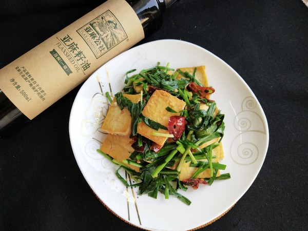 Stir-fried Tofu with Spring Leek recipe