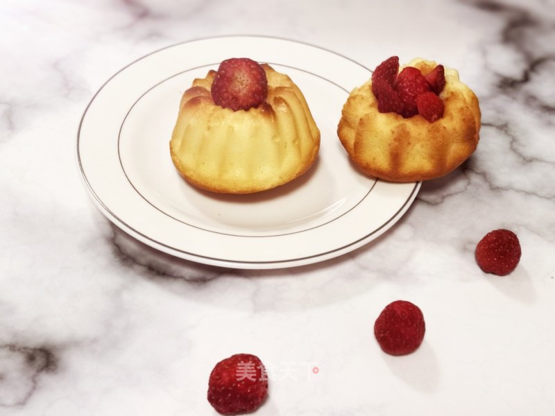Creamy Strawberry Cake recipe