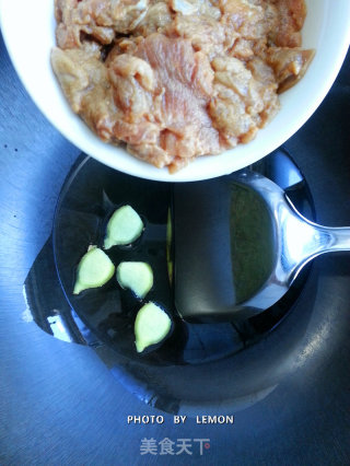 The Perfect Combination-fresh Wolfberry Slippery Pork Slices recipe