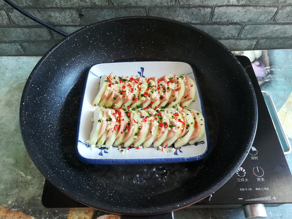 Winter Melon Buckle Luncheon Meat recipe