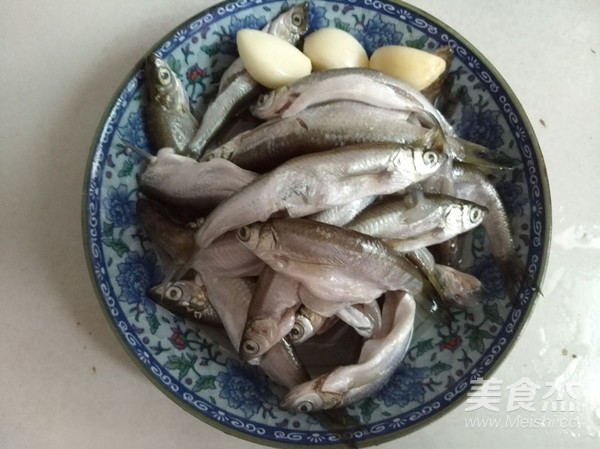 Oil-free Version of Fried Small Fish recipe