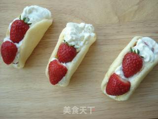 #the 4th Baking Contest and is Love to Eat Festival #strawberry Sandwich Yogurt Cake recipe