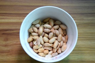 Double Pepper Peanut Dried Beans recipe