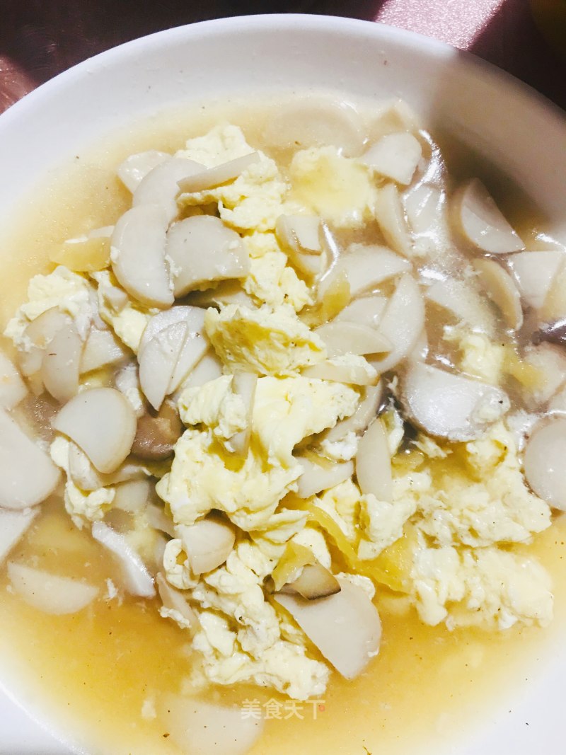 Fresh Soup with Chicken Leg Mushroom and Egg recipe