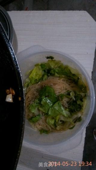 Lettuce with Vermicelli recipe