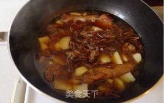 Stewed Pork Ribs with Potatoes recipe