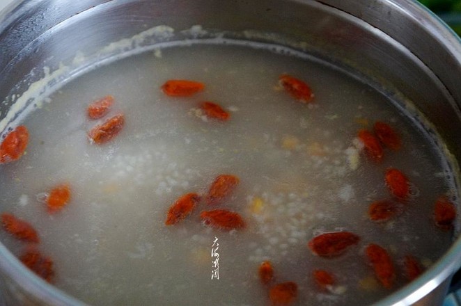 Black Millet Porridge with Sweet Potatoes and Wolfberry recipe