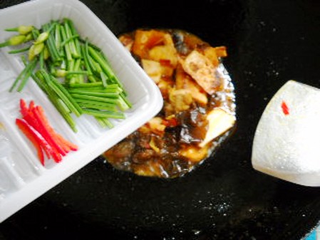 Stewed Tofu with Enoki Mushroom recipe