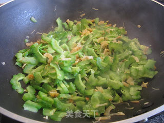 Fried Bitter Gourd with Jiang Scallops and Eggs recipe