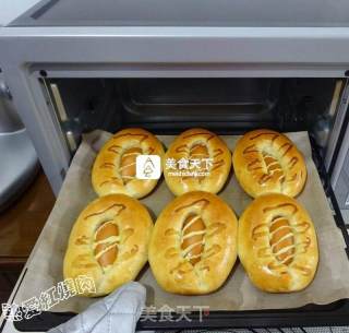 #aca烤明星大赛#——corn Sausage Meal Buns recipe