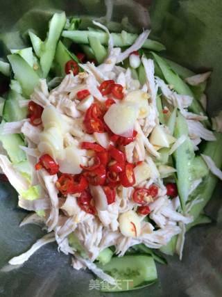 Shredded Chicken with Cucumber recipe
