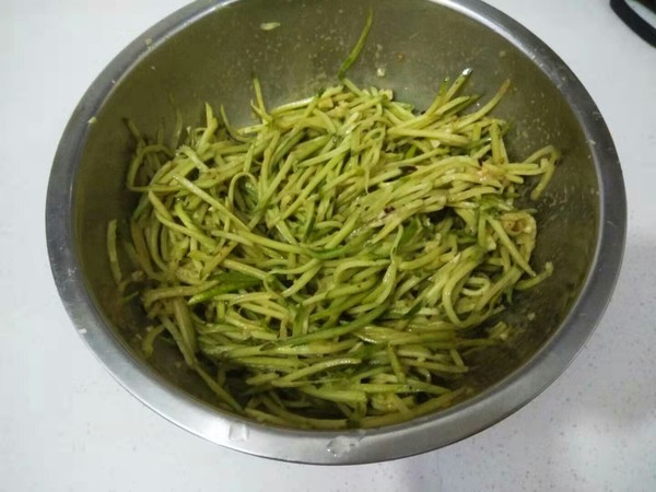 Cucumber Shredded in Sesame Sauce recipe