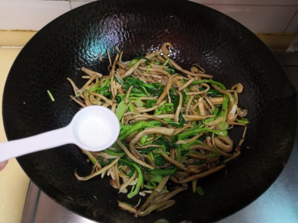 Stir-fried Chashu Mushroom and Chinese Cabbage recipe