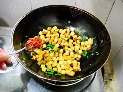 Spicy Fried Leek Buns recipe