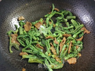 Northeast Wild Mountain Delicacy ~ Stir-fried Pork with Old Shoot recipe