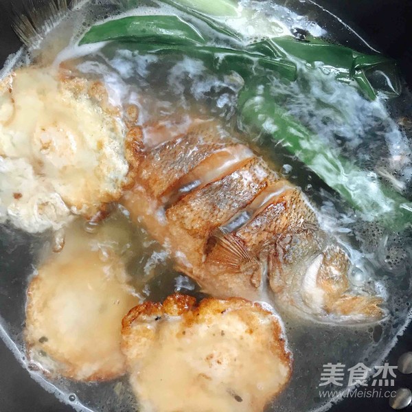 Milky White Crucian Fish Tofu Soup recipe