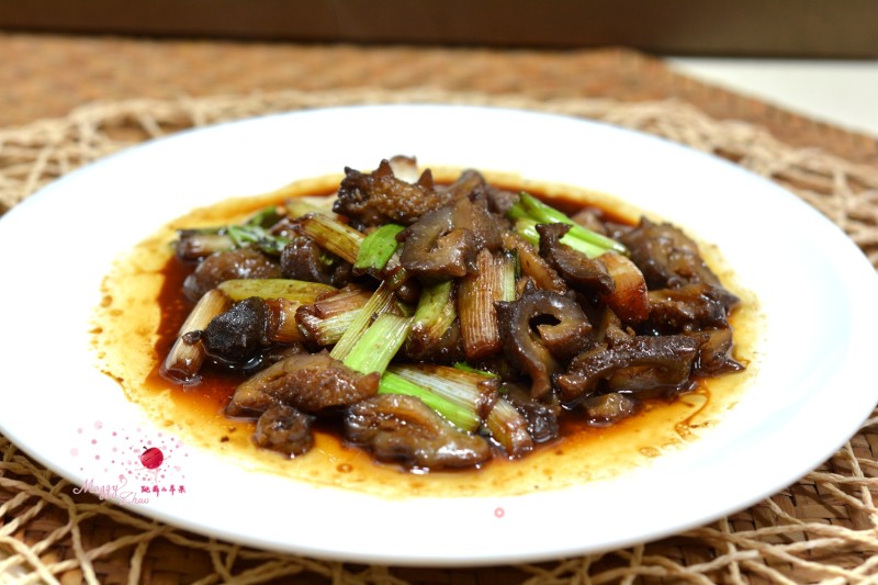 #trust of Beauty#scallion Roasted Sea Cucumber recipe