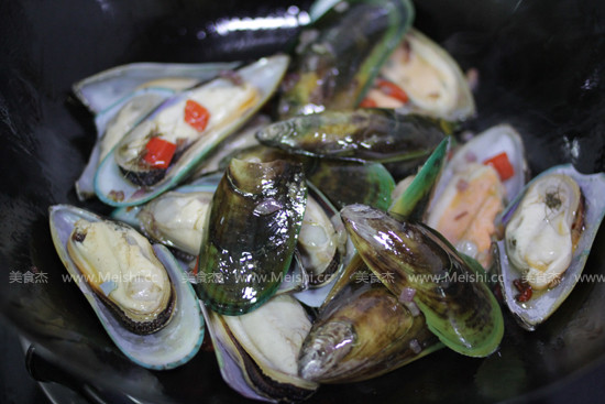 Hongfu Qitian Fried Mussels recipe