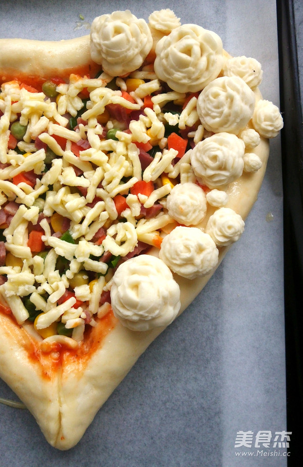 Shrimp Romantic Heart-shaped Pizza recipe