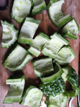 Bitter Gourd Soy Bone Soup recipe