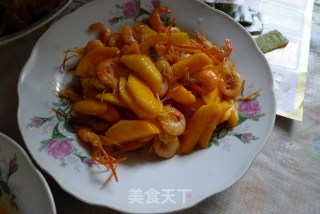 Stir-fried Mango with River Prawns recipe