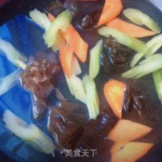Celery with Fungus recipe