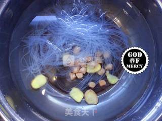 Seaweed and Scallop Pork Soup recipe