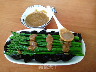 Asparagus with Tahini Sauce recipe