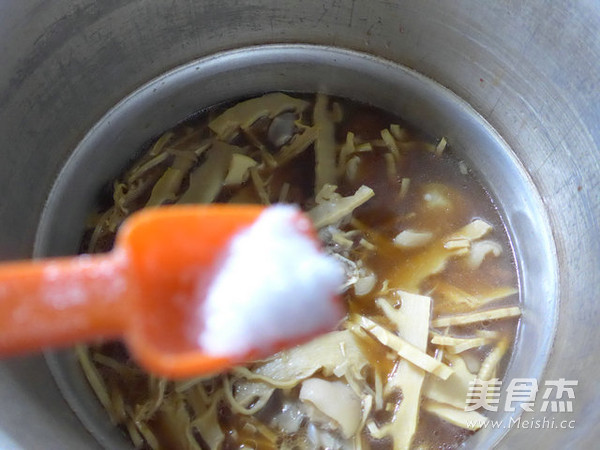 Boiled Pork Trotters with Bamboo Shoots recipe
