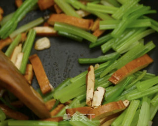Celery Sauteed Dry recipe