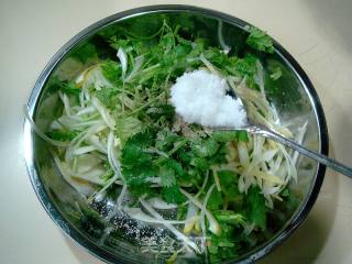 Stir-fried Belly Shreds with Coriander recipe