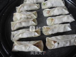 Pork Pot Stickers with Mushrooms and Green Peppers recipe