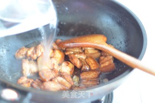 Which One is Better, Meat or Taro?-braised Pork with Taro recipe